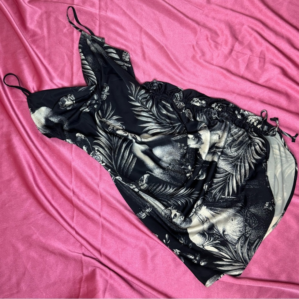 SOLD ON DEPOP🦋Current Mood Roman Art Print Slip Dress🦋